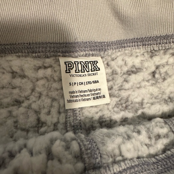 Victoria Secrets Pink Sherpa Joggers - Picture 4 of 4